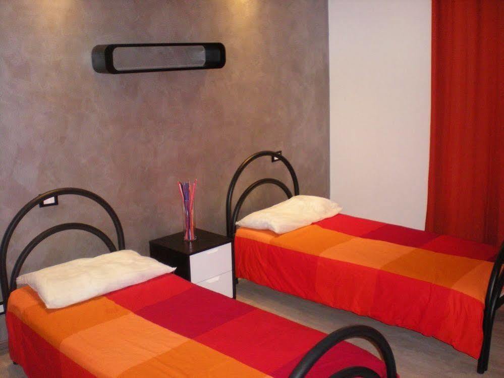 רומא Enzo Luxury Rooms מראה חיצוני תמונה