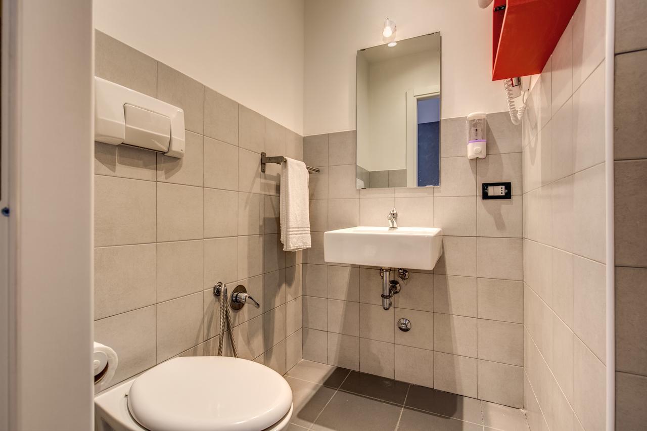 רומא Enzo Luxury Rooms מראה חיצוני תמונה