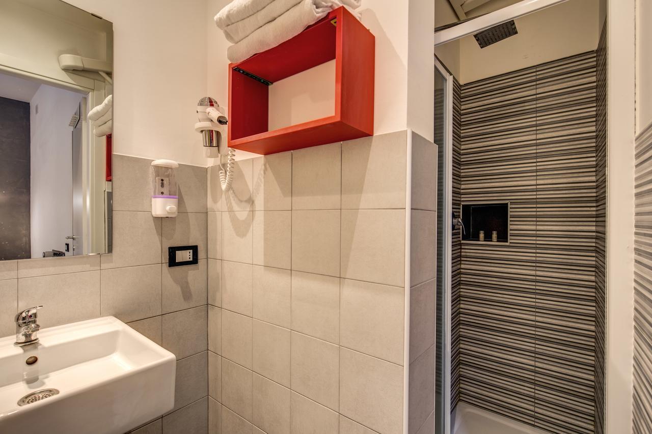 רומא Enzo Luxury Rooms מראה חיצוני תמונה