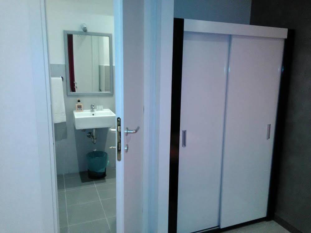 רומא Enzo Luxury Rooms מראה חיצוני תמונה