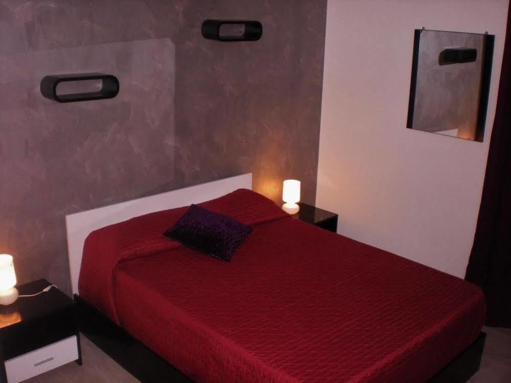 רומא Enzo Luxury Rooms מראה חיצוני תמונה