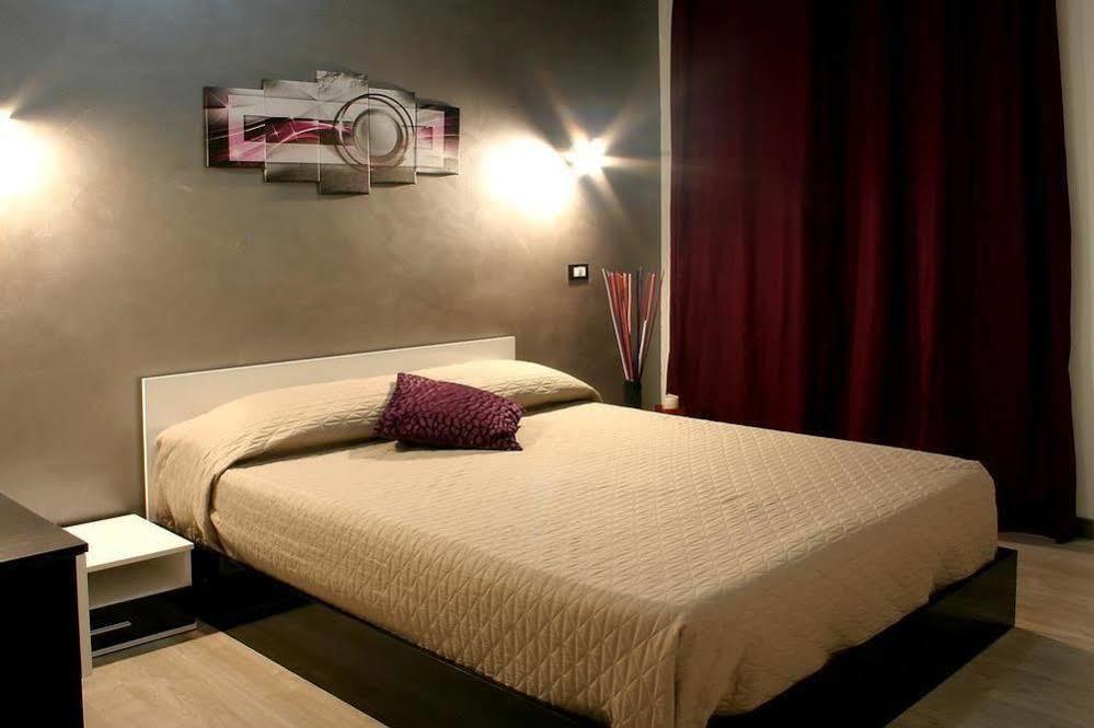 רומא Enzo Luxury Rooms מראה חיצוני תמונה