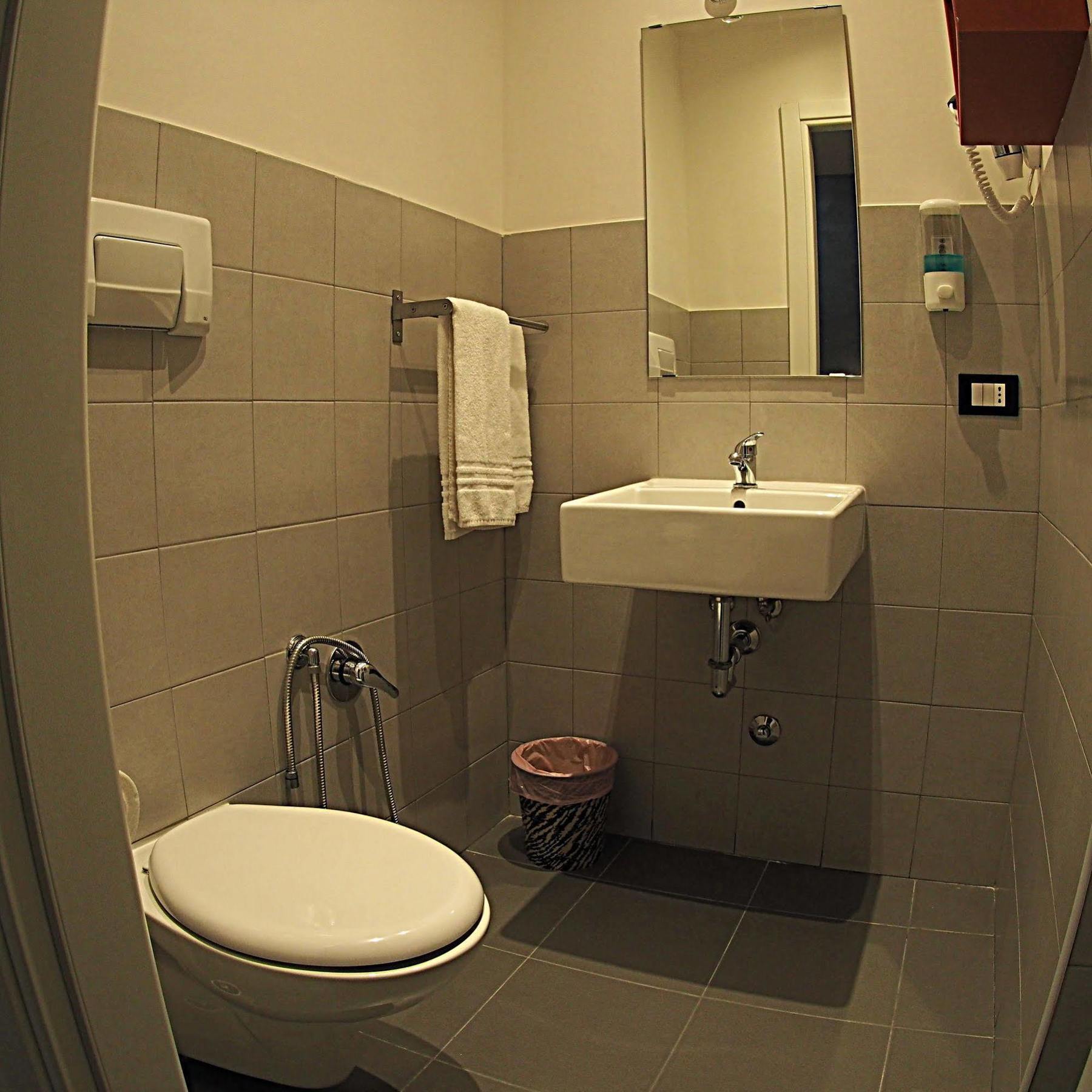 רומא Enzo Luxury Rooms מראה חיצוני תמונה