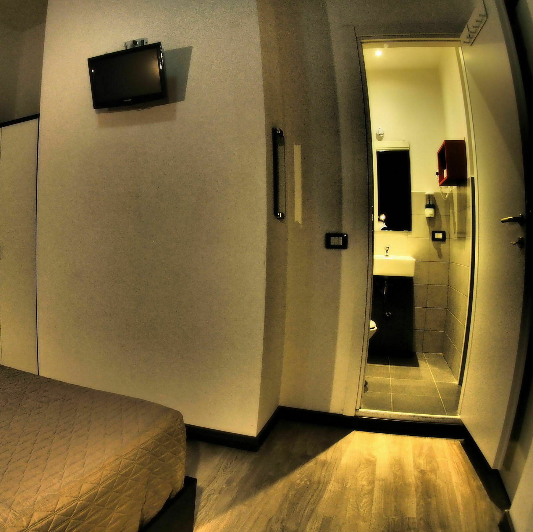 רומא Enzo Luxury Rooms מראה חיצוני תמונה