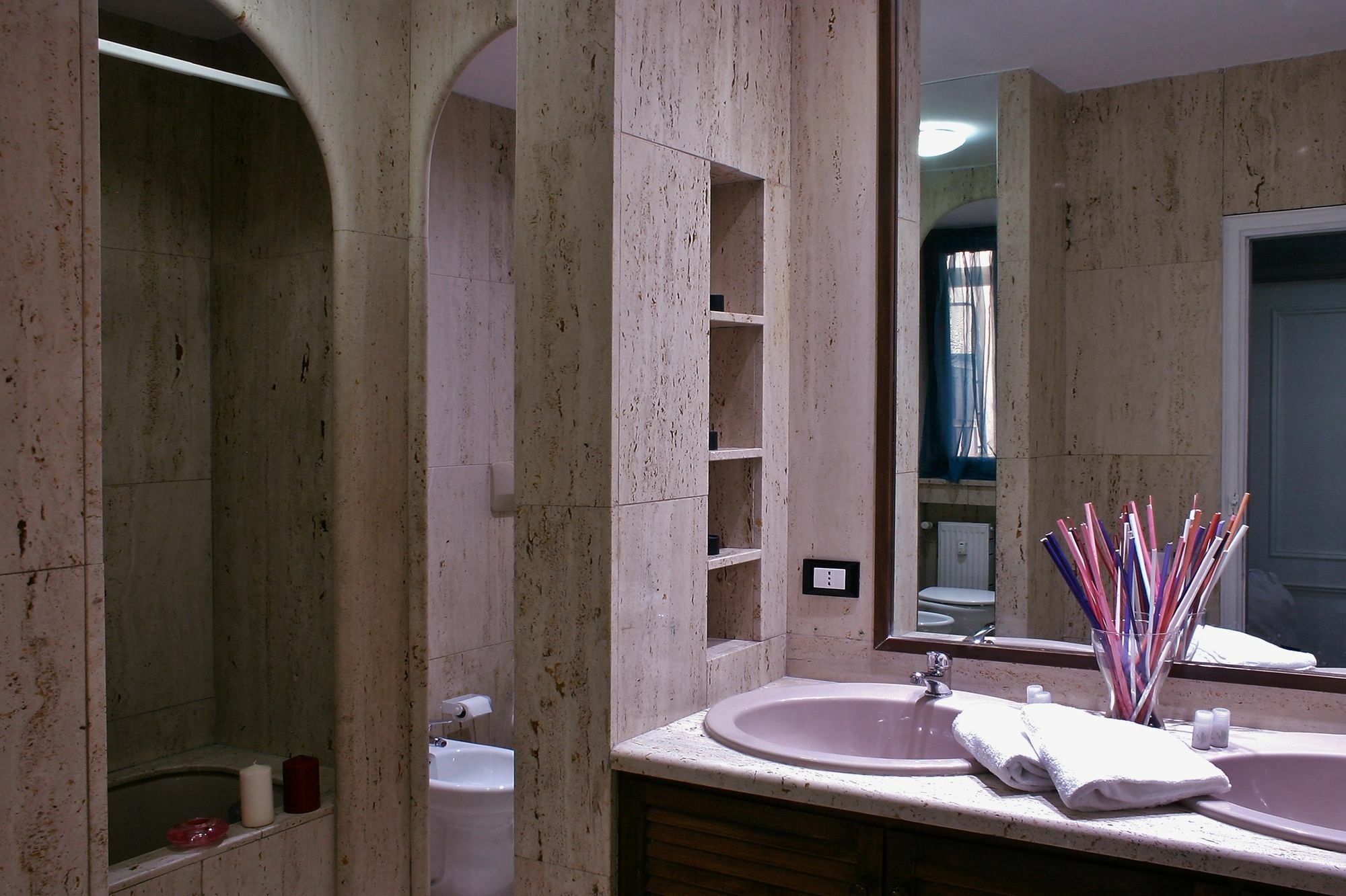 רומא Enzo Luxury Rooms מראה חיצוני תמונה