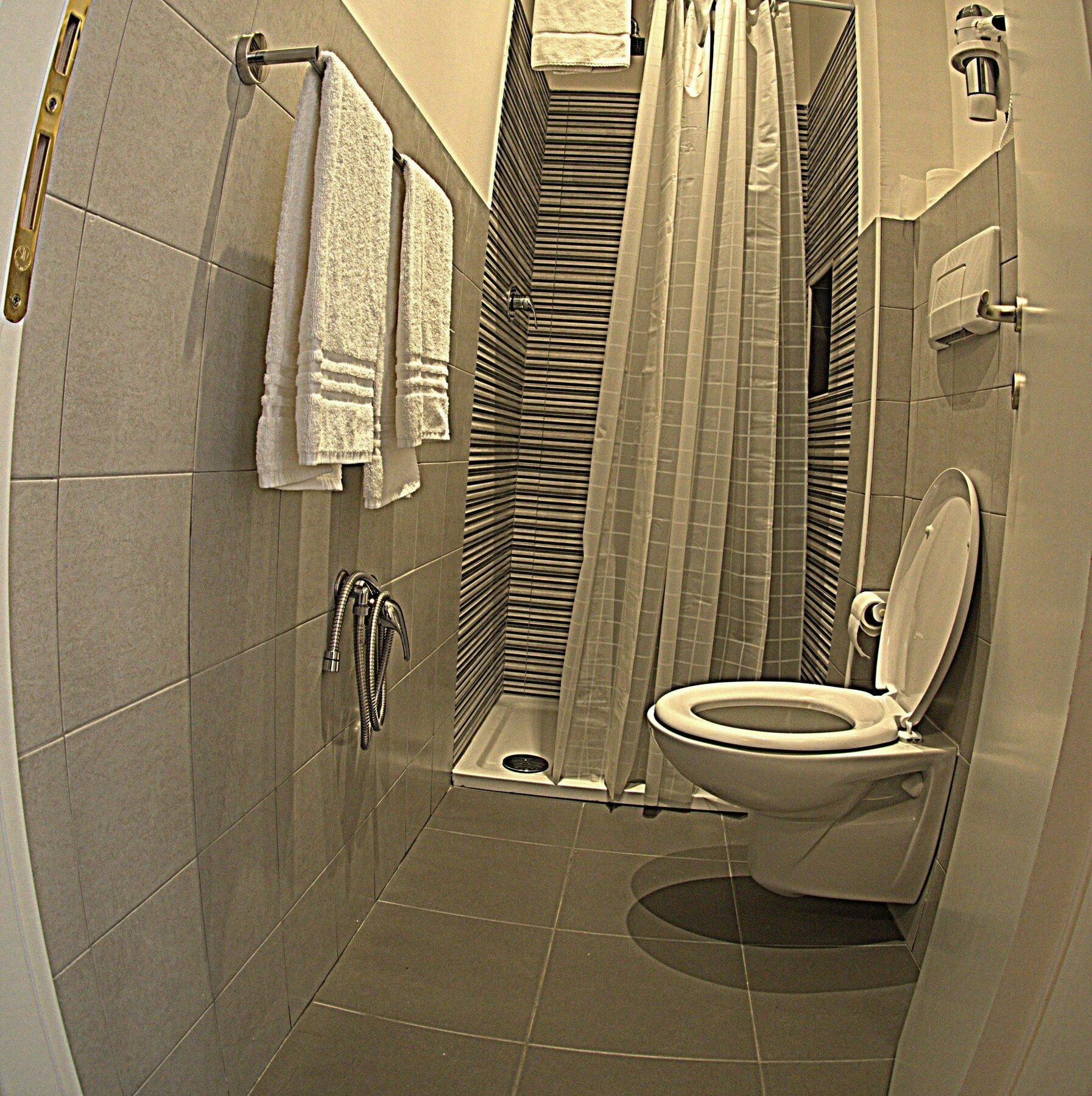 רומא Enzo Luxury Rooms מראה חיצוני תמונה