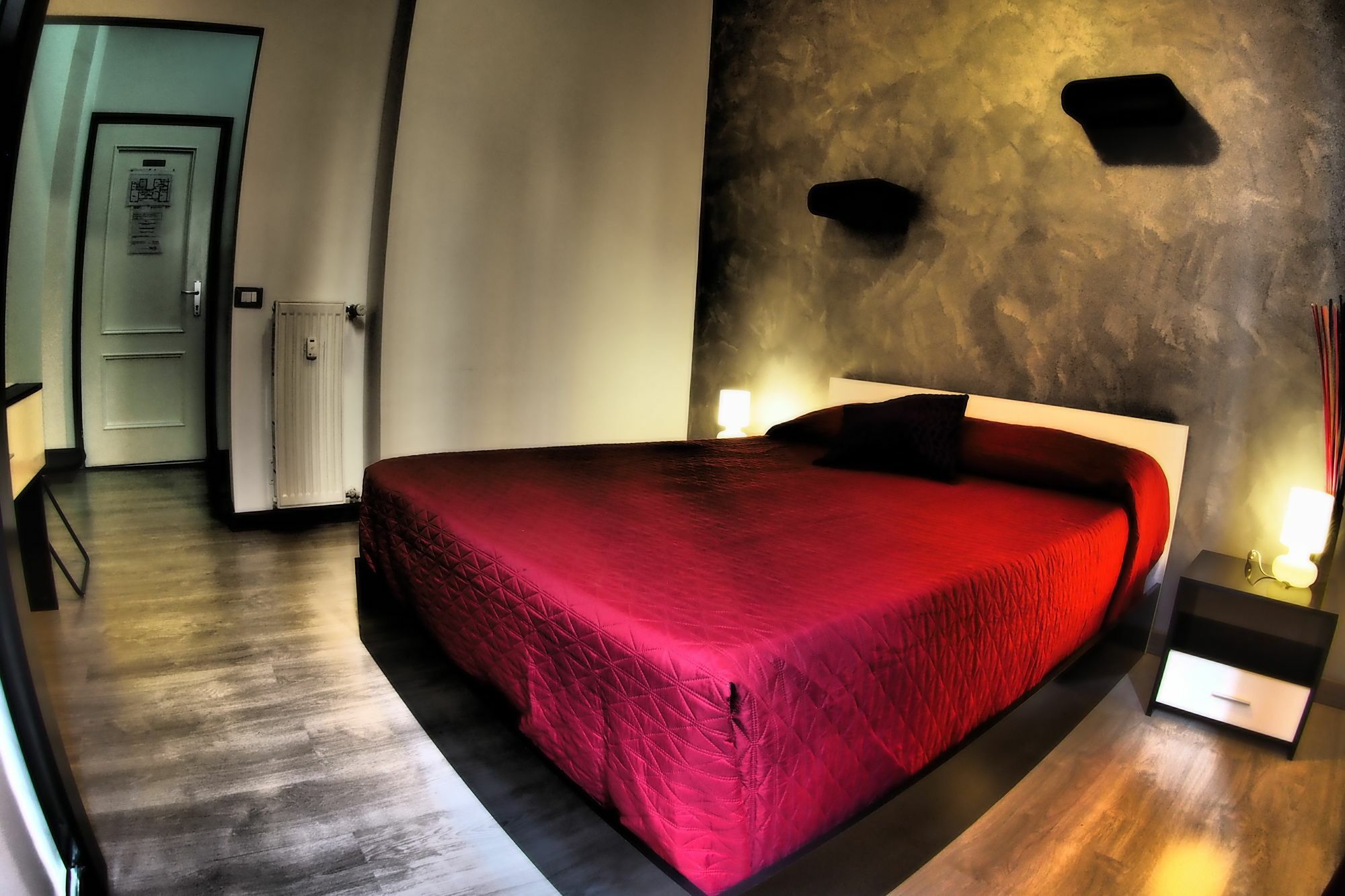 רומא Enzo Luxury Rooms מראה חיצוני תמונה